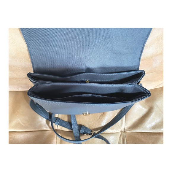 Pebbled leather shoulder bag / crossbody - Picture 3 of 6